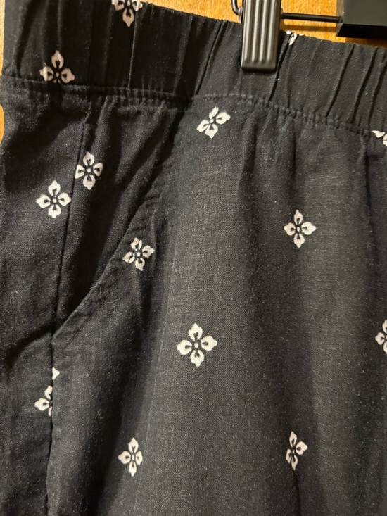 croft & barrow Pants - croft & barrow Black and White Floral Elastic Waist Cropped Linen Pants